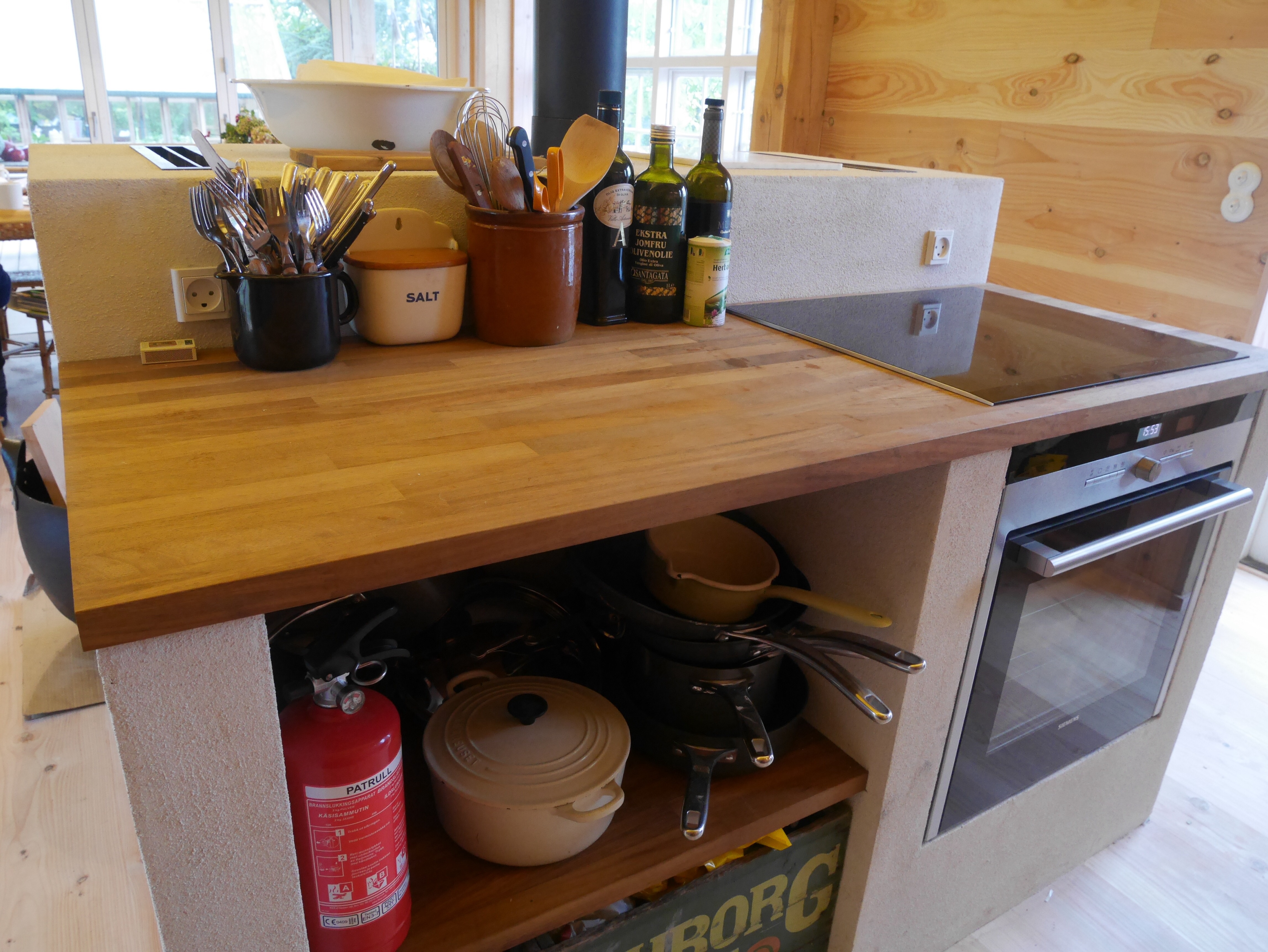 Køkkenbordplade i iroko fra Horn Bordplader via Designa