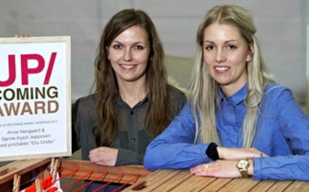 Vinderne af FSC Design Award 2012, Anne Nørbjerg og Sanne Kyed fra Arkitektskolen i Aarhus.